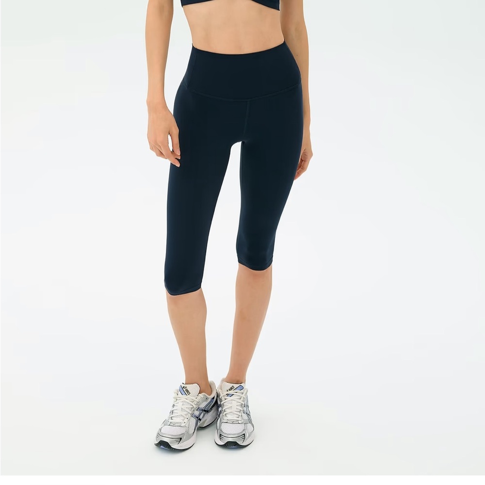 Splits59 Black High-Rise Capri Leggings